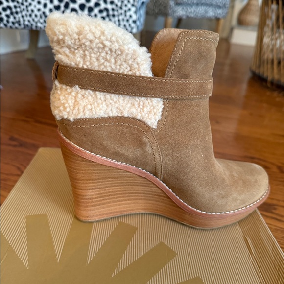 UGG Anais shearling bootie, new in box - Picture 2 of 6